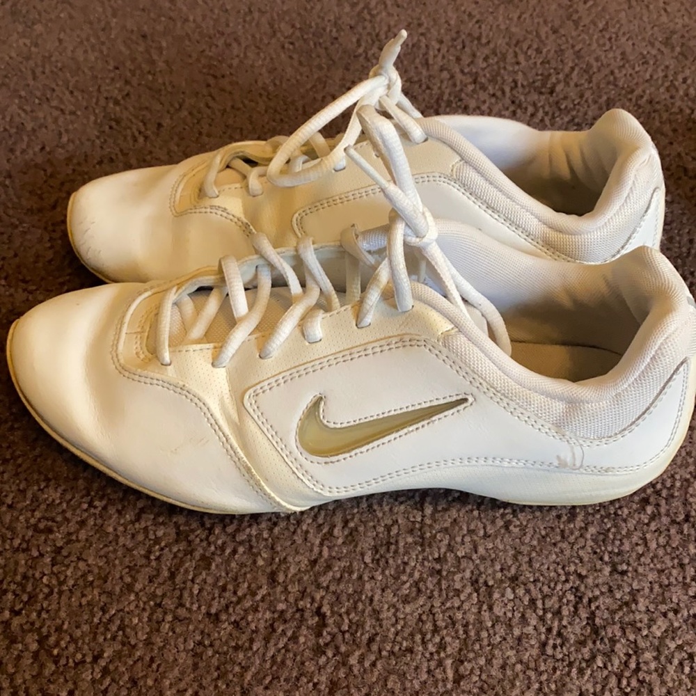 Cheer shoes